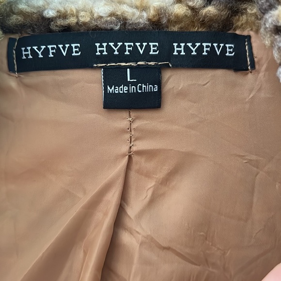 HYFVE Juniors sherpa jacket plaid camel brown off white size Large - Picture 5 of 14